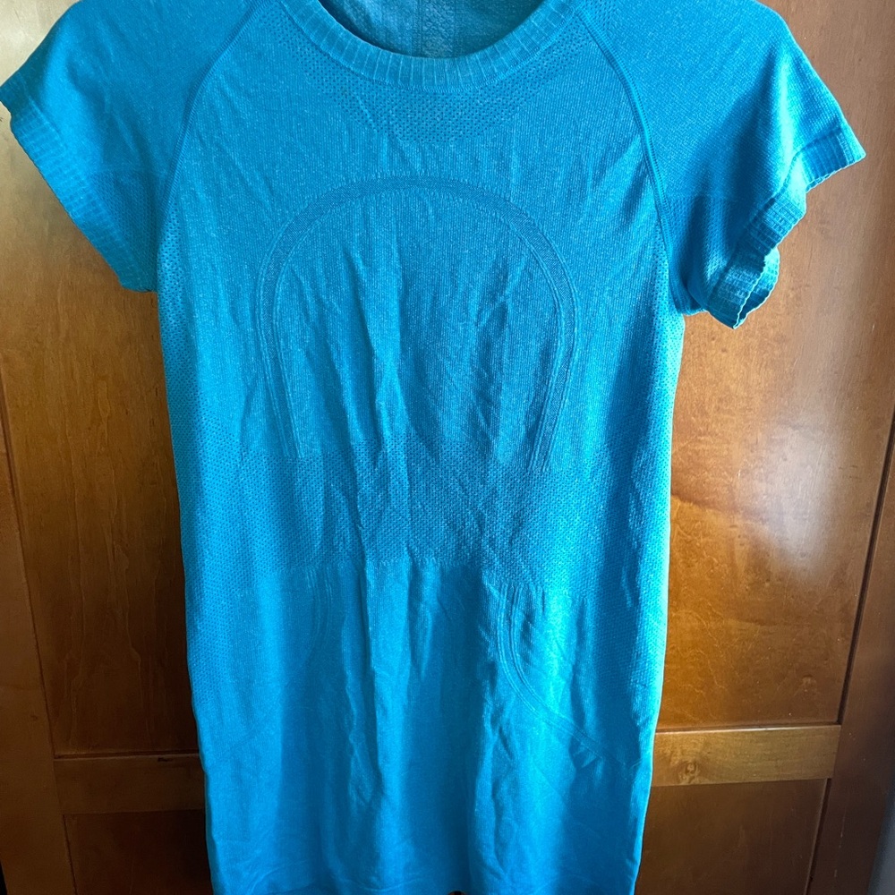 lululemon athletica Vibrant Blue Short Sleeve Tee